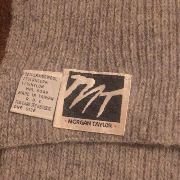 Scarfs - Picture 3 of 5